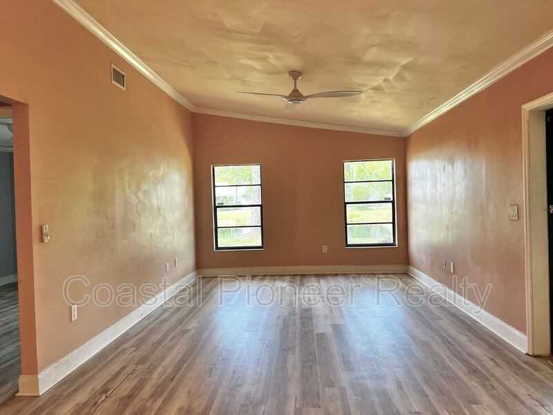 3233 Oakwood Pl - Photo 6 of 15