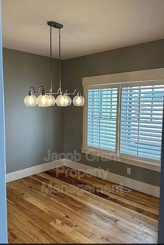 5319 Eaglewood Dr - Photo 3 of 15