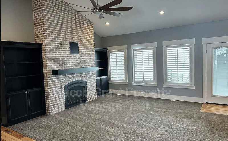 5319 Eaglewood Dr - Photo 4 of 15