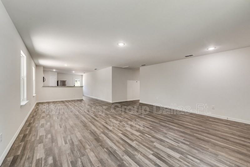 322 Flagship Ln - Photo 3 of 20