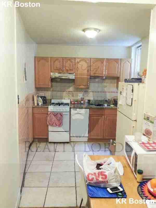 Gordon St. & Commonwealth Ave #9 - Photo 5 of 8