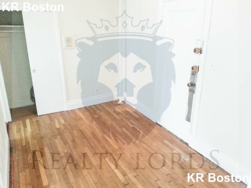 Warren St. & Commonwealth Ave #14 - Photo 4 of 19