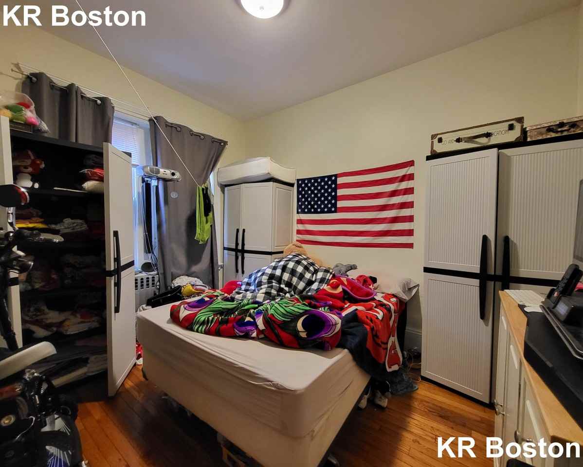 Gordon St. & Commonwealth Ave #4 - Photo 2 of 16