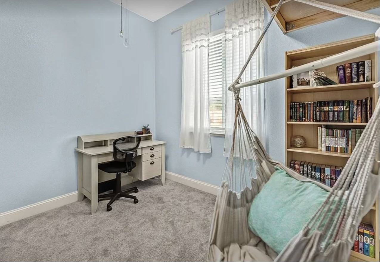 705 Bobcat Lane - Photo 3 of 6