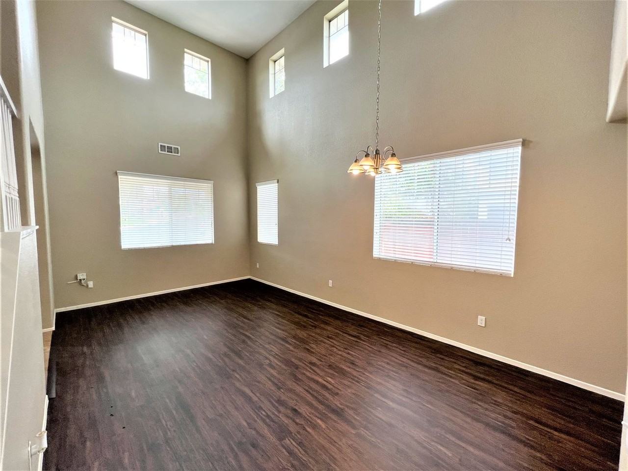 5862 Abernathy Dr - Photo 2 of 13