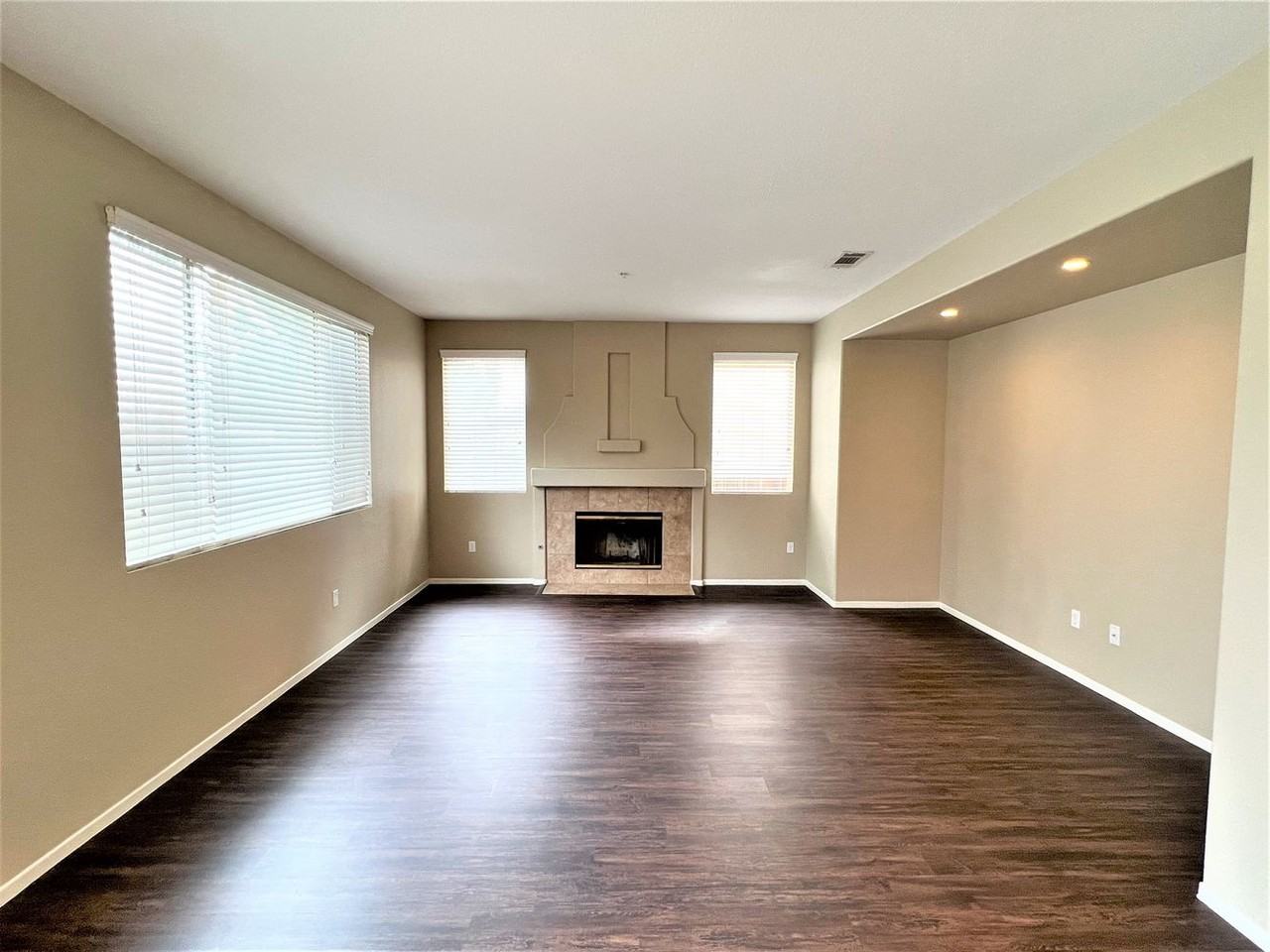 5862 Abernathy Dr - Photo 3 of 13