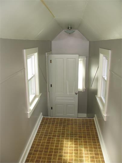 112 Plum St - Photo 3 of 33