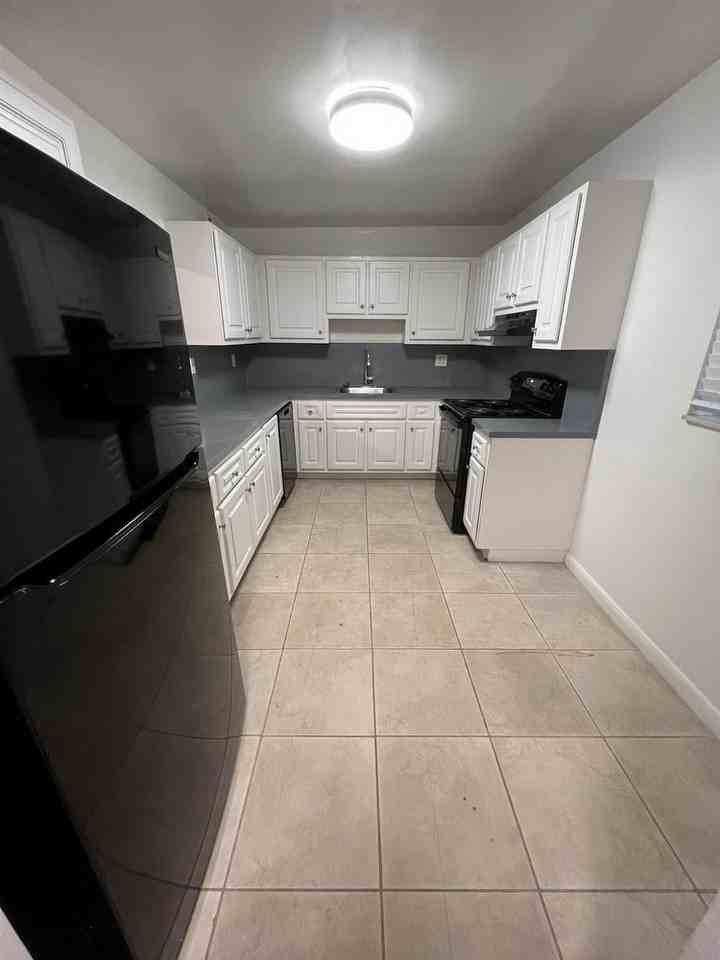 8461 Springtree Dr Apt 106a