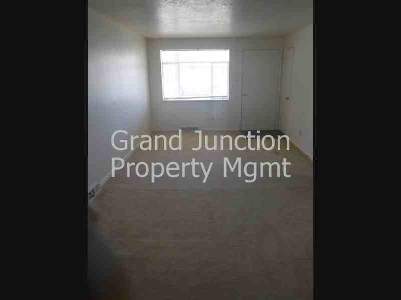 424 N 25th St - Photo 2 of 7