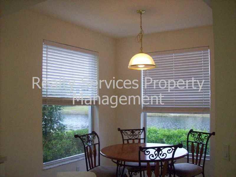 9576 Hemingway Ln - Photo 3 of 12