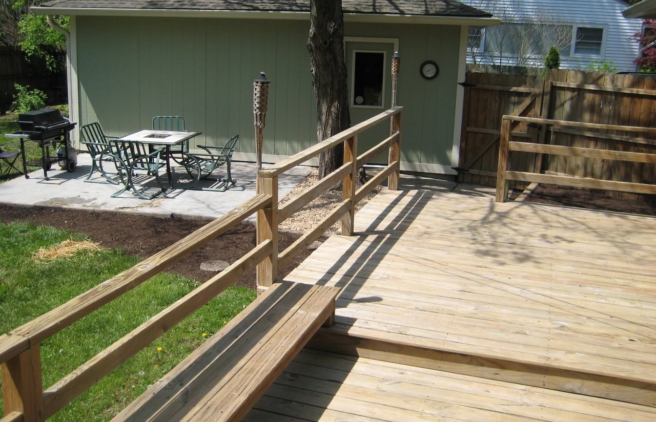 2555 Parr Dr - Photo 2 of 2