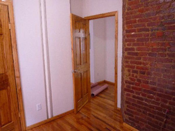 173 street washington Heights - Photo 2 of 9