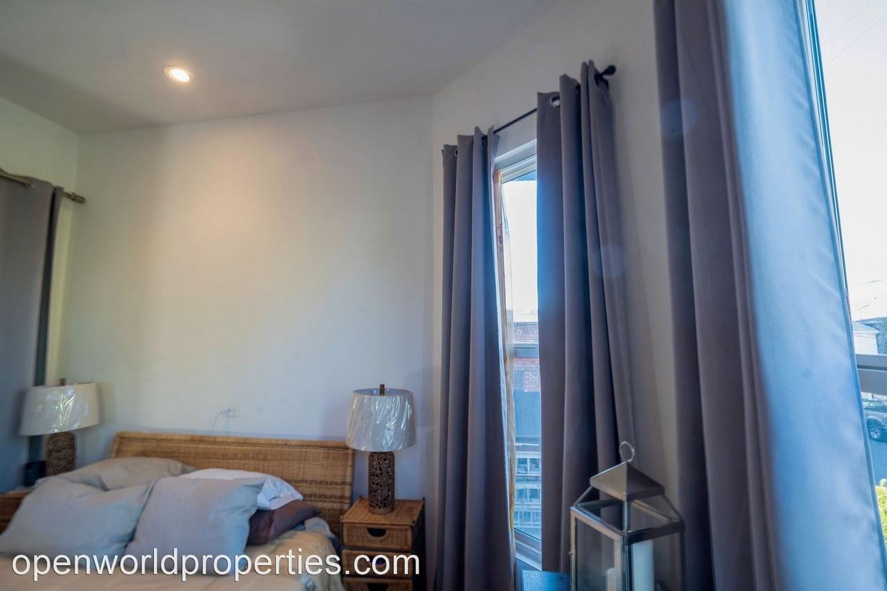 1109 32nd St - Photo 3 of 16