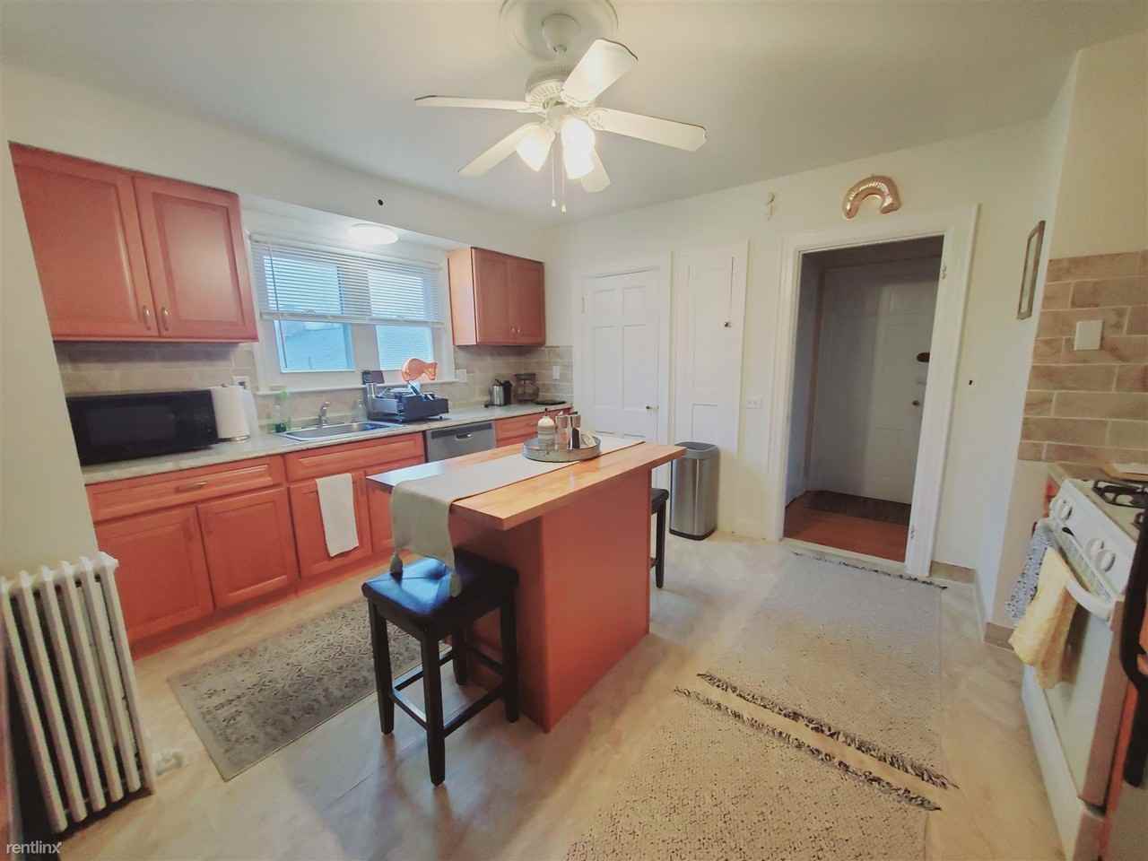 32 Columbus Ave - Photo 3 of 10