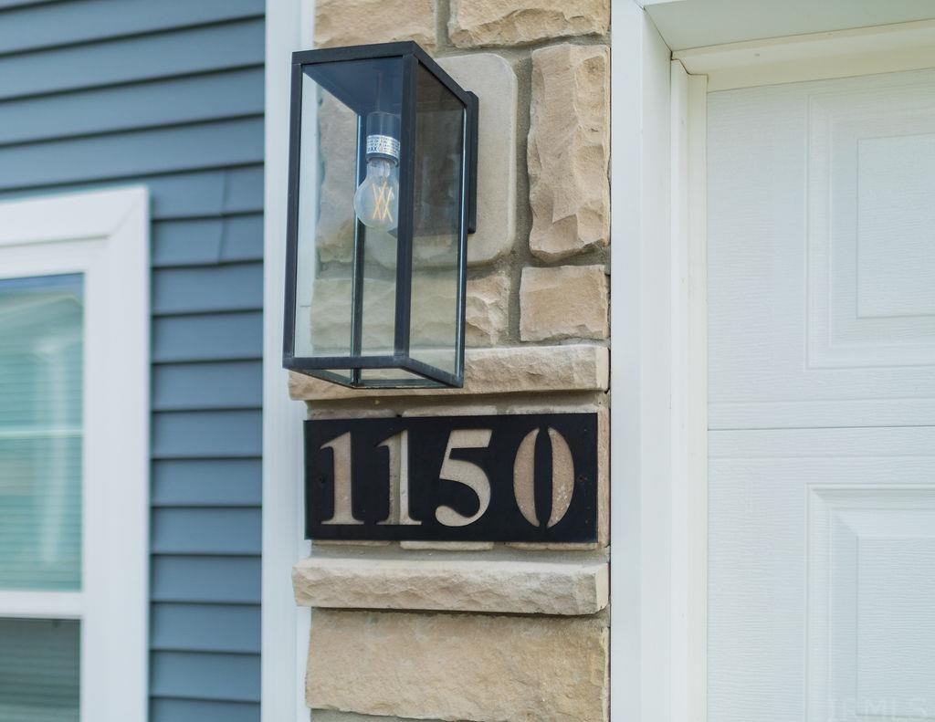 1150 W Rangeview Cir - Photo 2 of 36