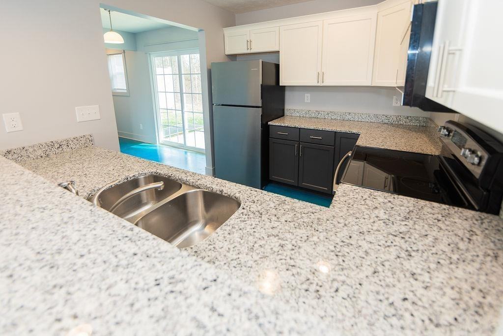 1150 W Rangeview Cir - Photo 5 of 36