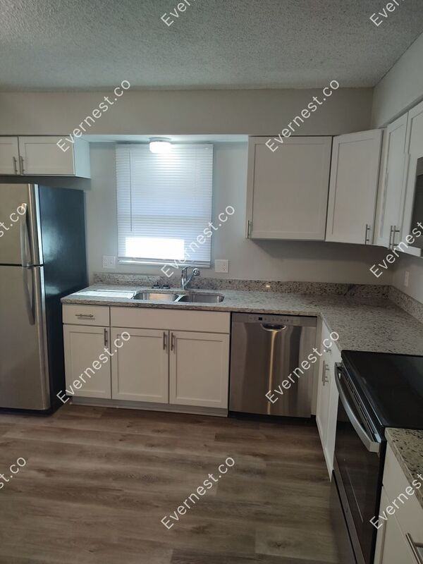 12101 E 54th St - Photo 3 of 25