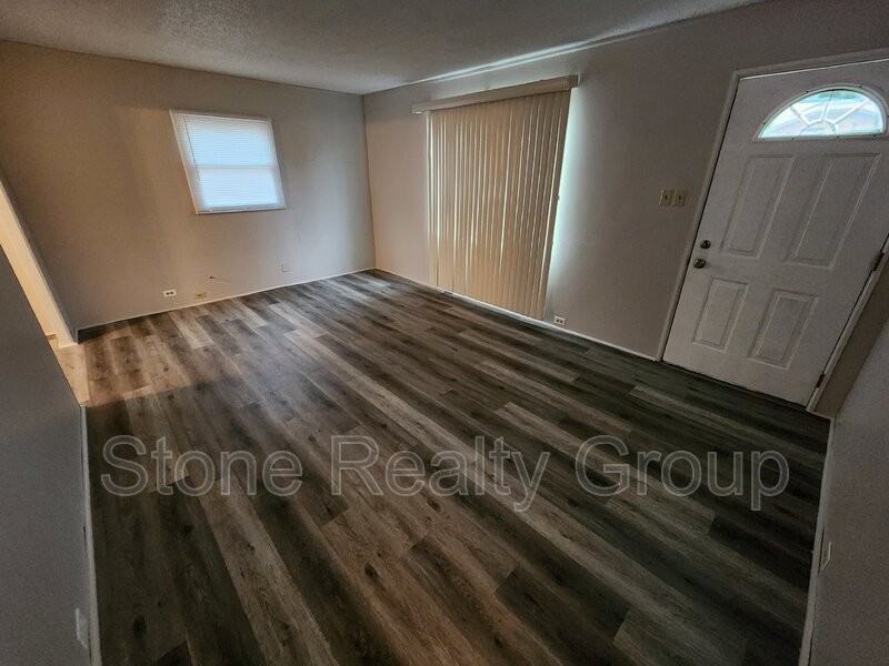 448 S 23rd St - Photo 2 of 10