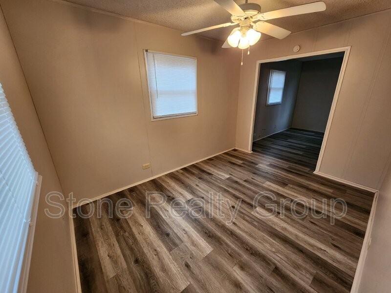 448 S 23rd St - Photo 3 of 10
