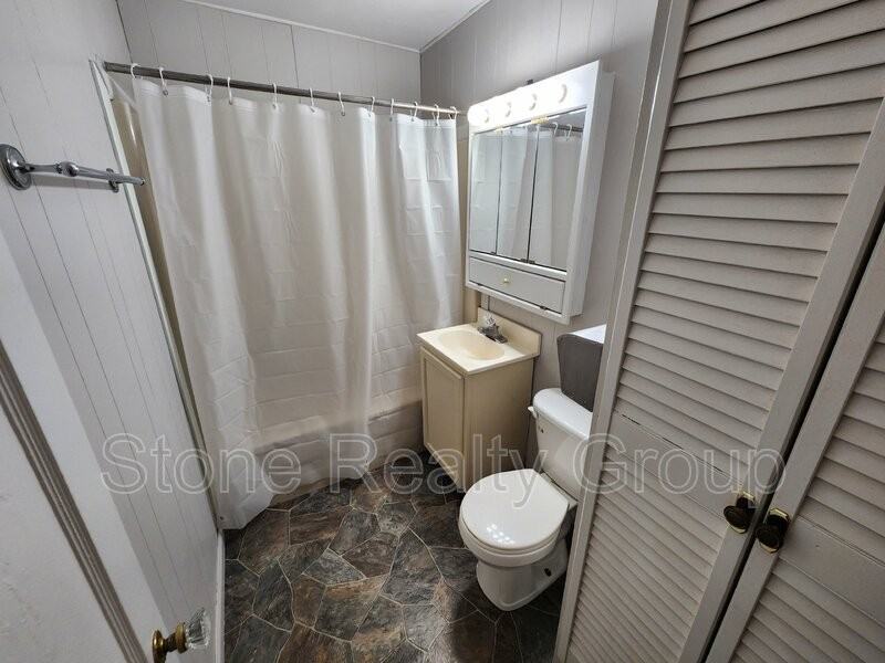 448 S 23rd St - Photo 7 of 10