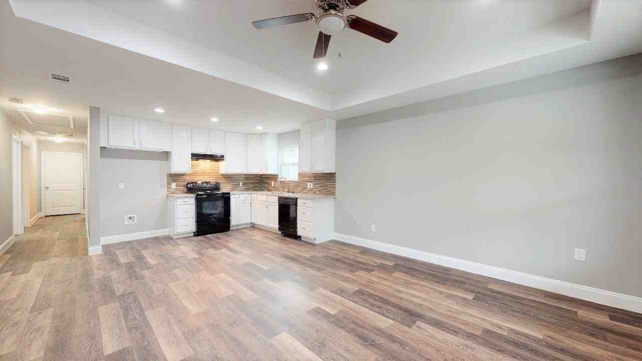 1201 Booker St - Photo 2 of 18