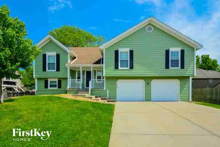 7801 Nw Rhode Ave - Photo 2 of 15