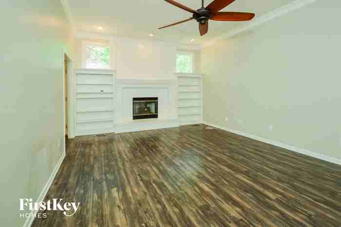 7801 Nw Rhode Ave - Photo 3 of 15