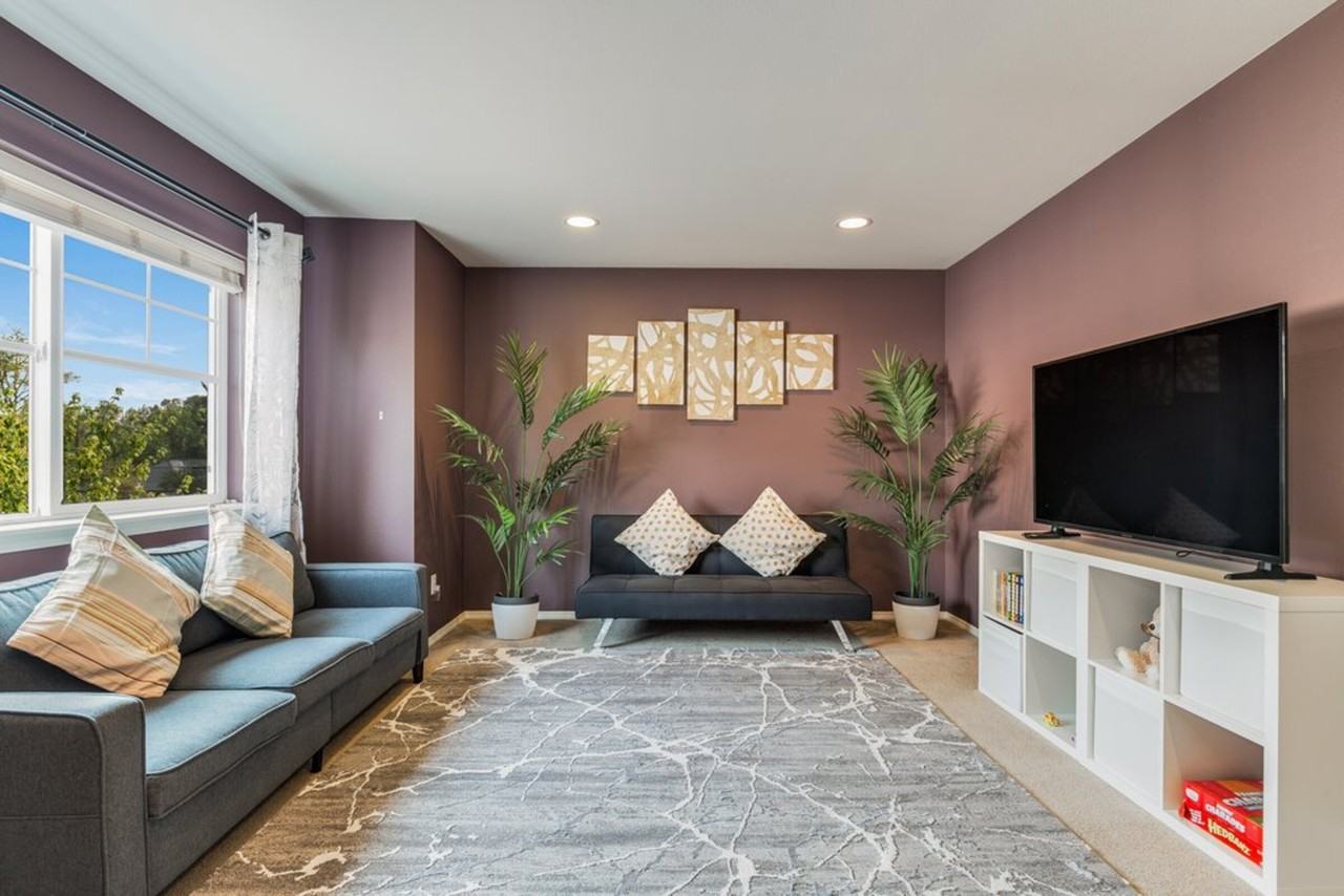 1727 Se 30th Pl #1 - Photo 3 of 12