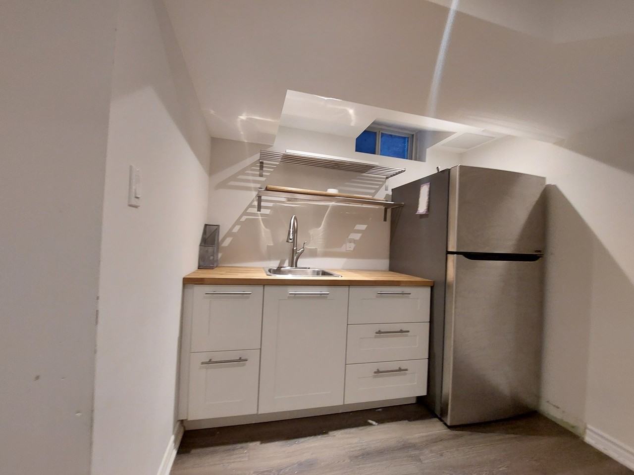 461 York Hill Boulevard - Photo 3 of 7