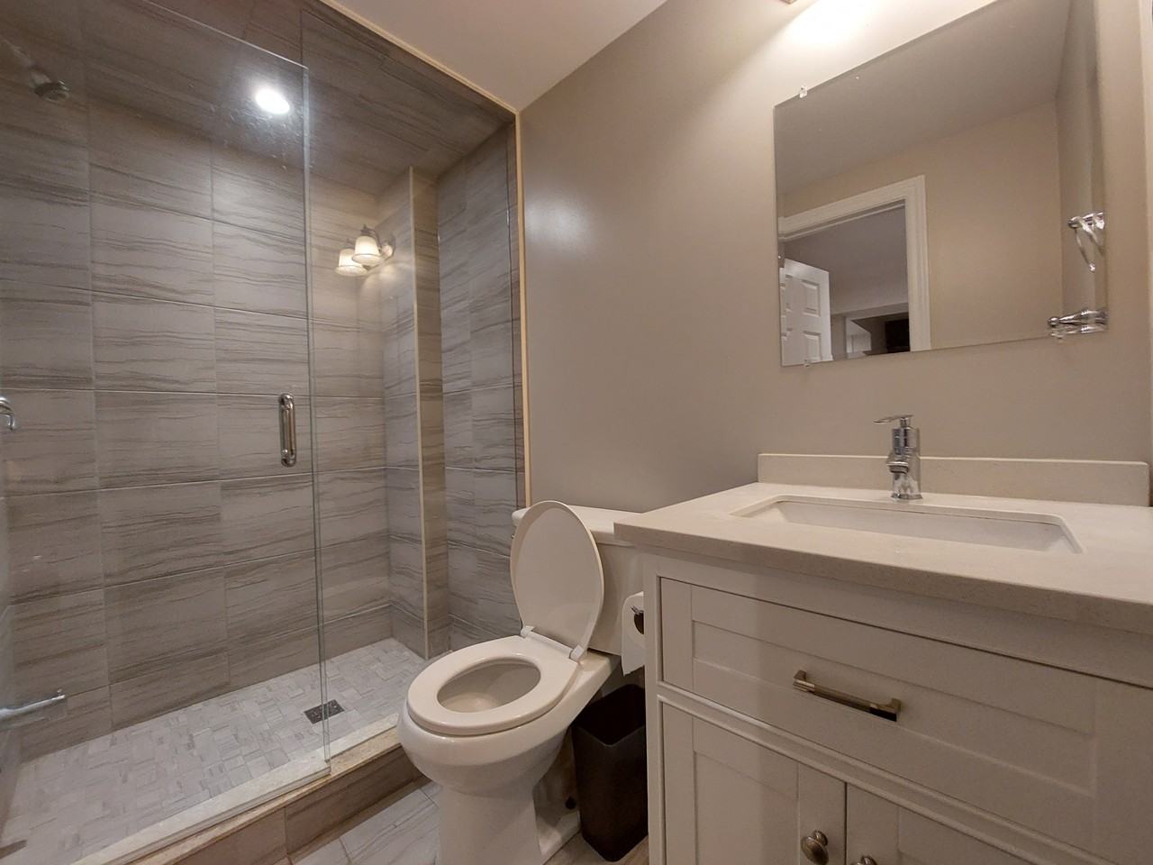461 York Hill Boulevard - Photo 2 of 7