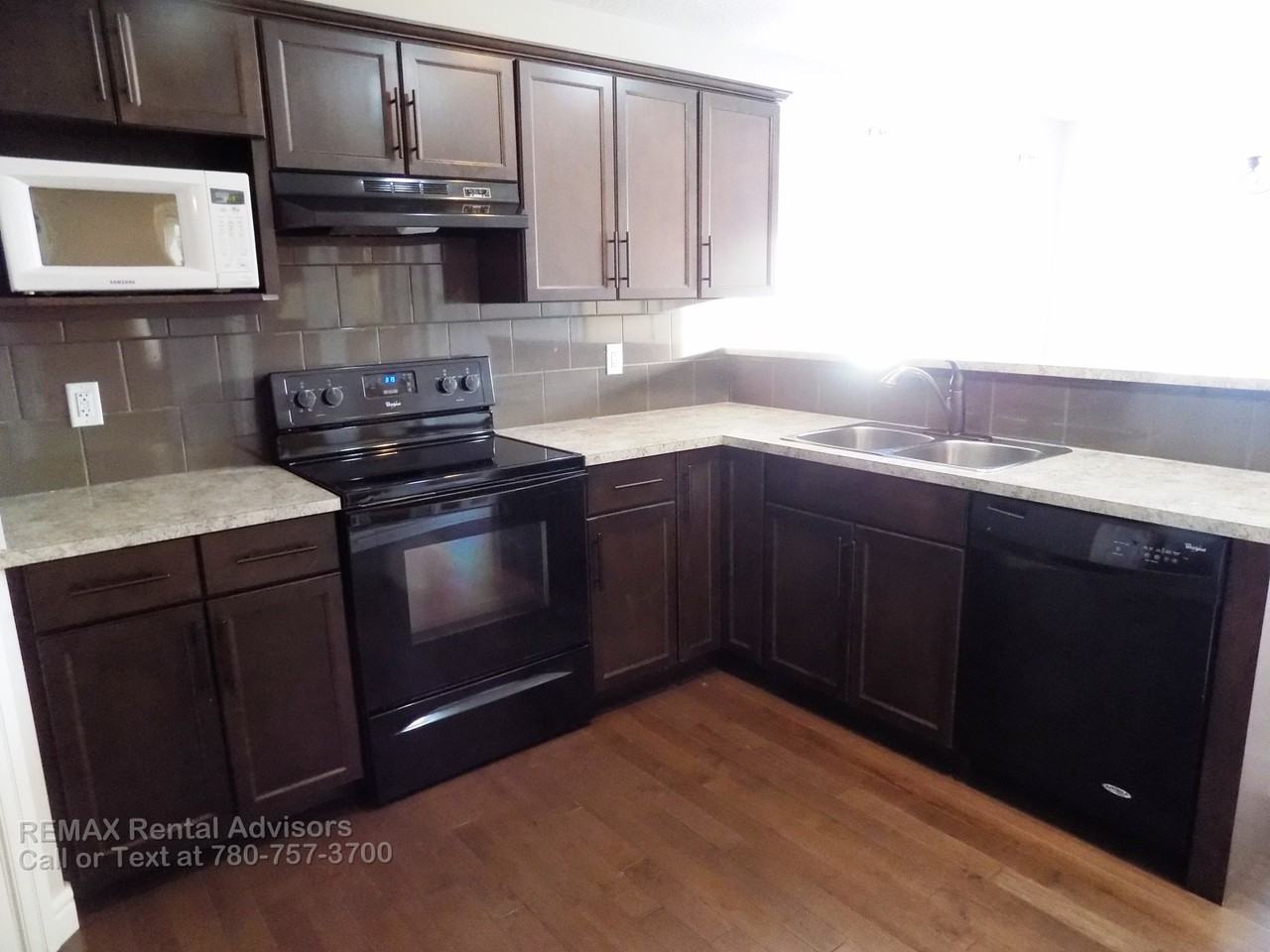 17629 5a Ave Sw - Photo 2 of 22