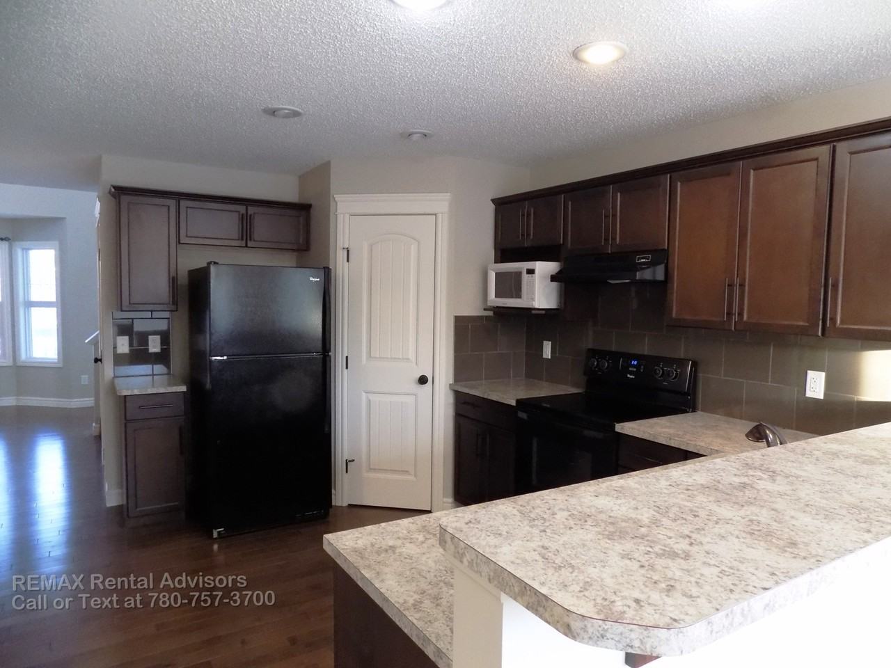 17629 5a Ave Sw - Photo 3 of 22