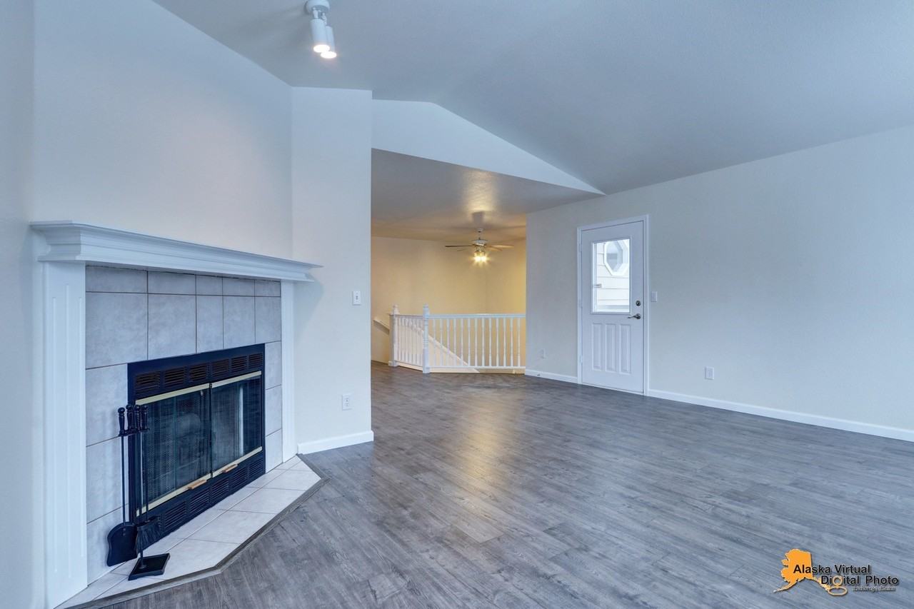 8638 Cross Pointe Loop #1 - Photo 3 of 23