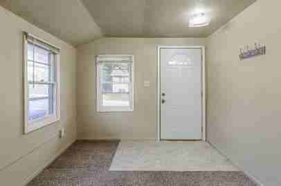 824 23rd St - Photo 3 of 10