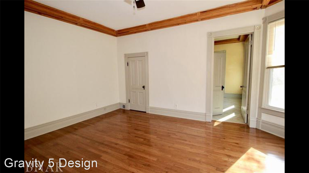 501 E Grove St - Photo 3 of 7