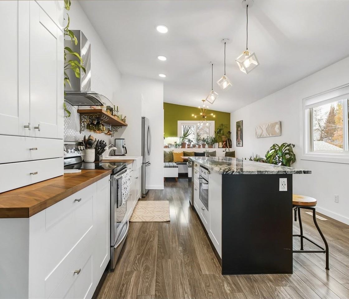 831 Avenue F North - Photo 2 of 14