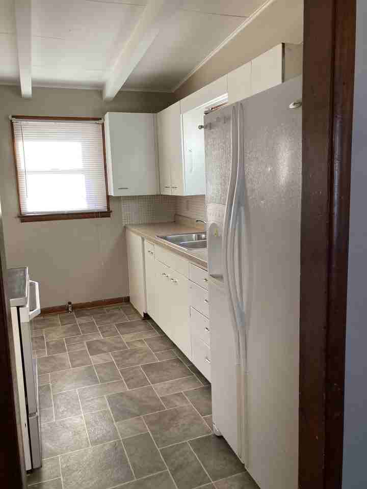 207 25th St Sw - Photo 2 of 6