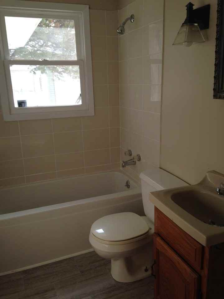 207 25th St Sw - Photo 3 of 6