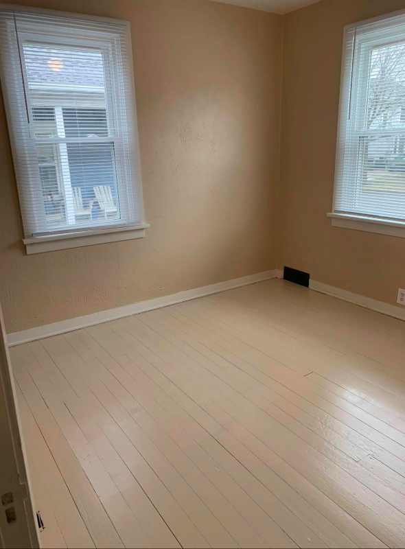 132 Laquineo St - Photo 6 of 10