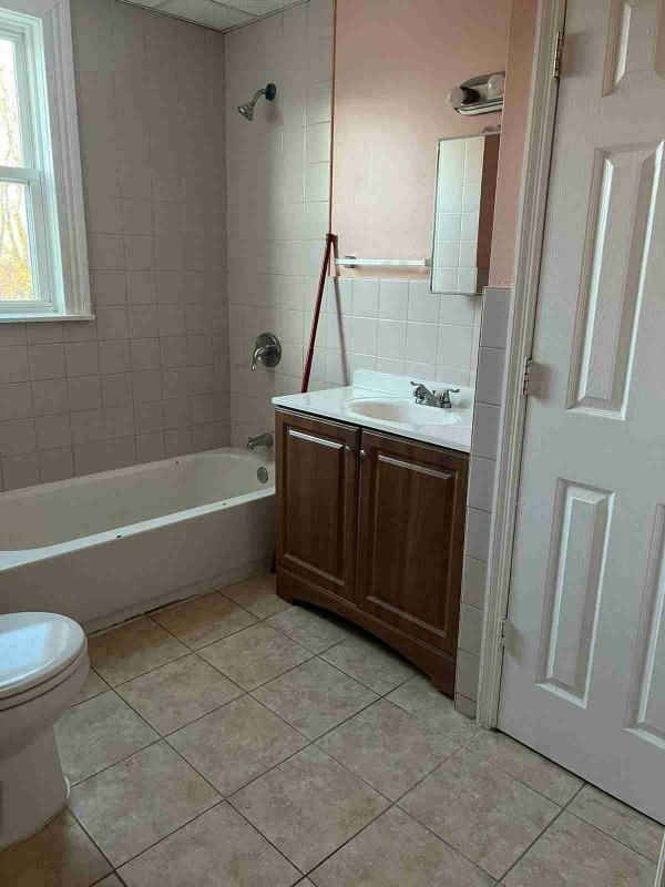 656 Crane St #3rdFL - Photo 3 of 9