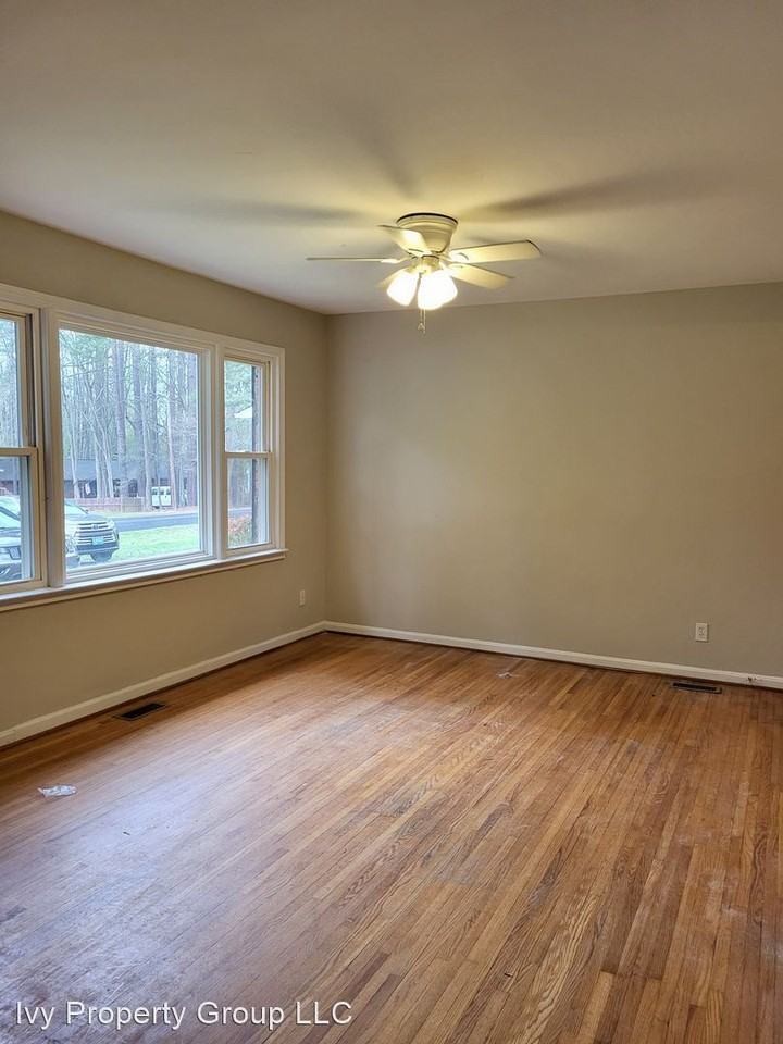 439 Sadie Dr - Photo 3 of 12