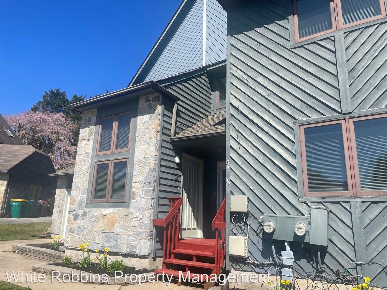 33 Foxtail Ct - Photo 2 of 21