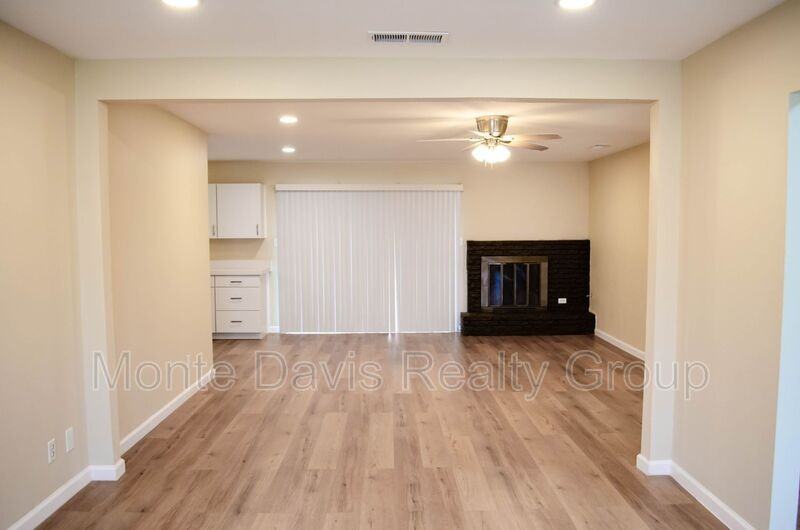 5705 Sandhurst Cir - Photo 3 of 19