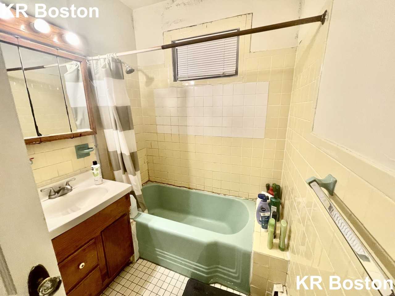 Washington St. & Bartlett St. #2 - Photo 6 of 50