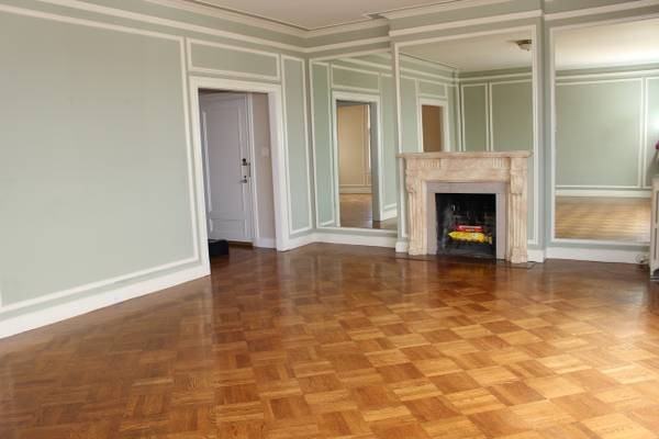 2565 Larkin St - Photo 3 of 13