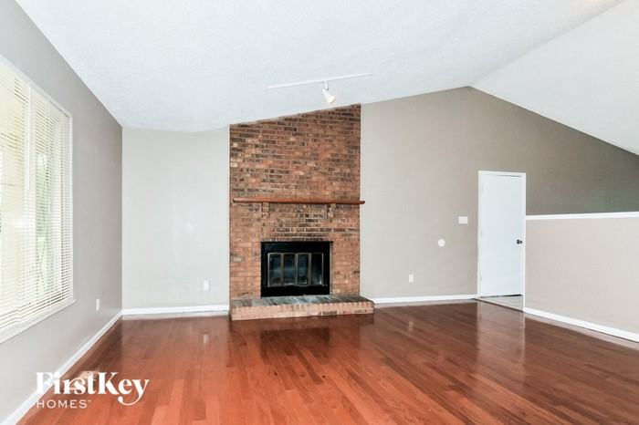 2009 Monks Hollow Dr - Photo 3 of 15