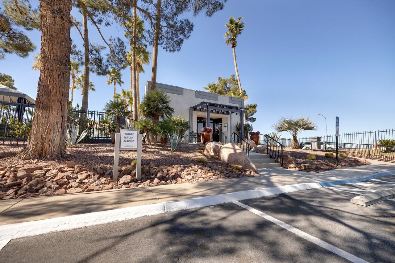 Sunset Pointe Apartments - Photo 3 of 27