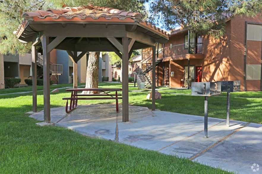 Sunset Pointe Apartments - Photo 7 of 27