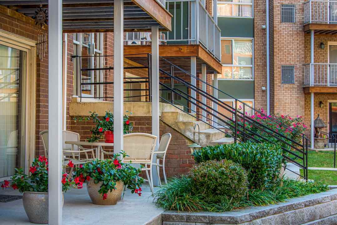 Cherry Arms - Photo 4 of 44