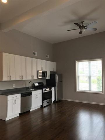 617 W Drummond - Photo 3 of 47